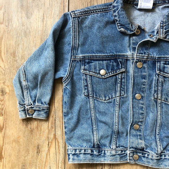 💙SOLD💙 Oshkosh Denim Jacket 4T - Picture 2 of 7